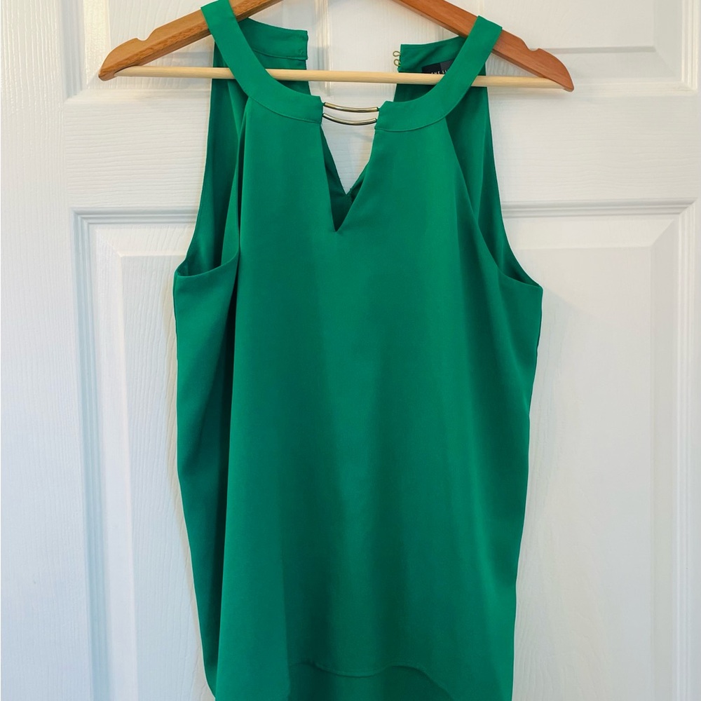 Women’s tank top blouse. Size M.